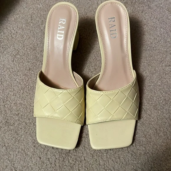 RAID | Albie | Woven | Slip-On | Block Heel |Sandals | Pastel Yellow | Size 38 - Picture 6 of 11